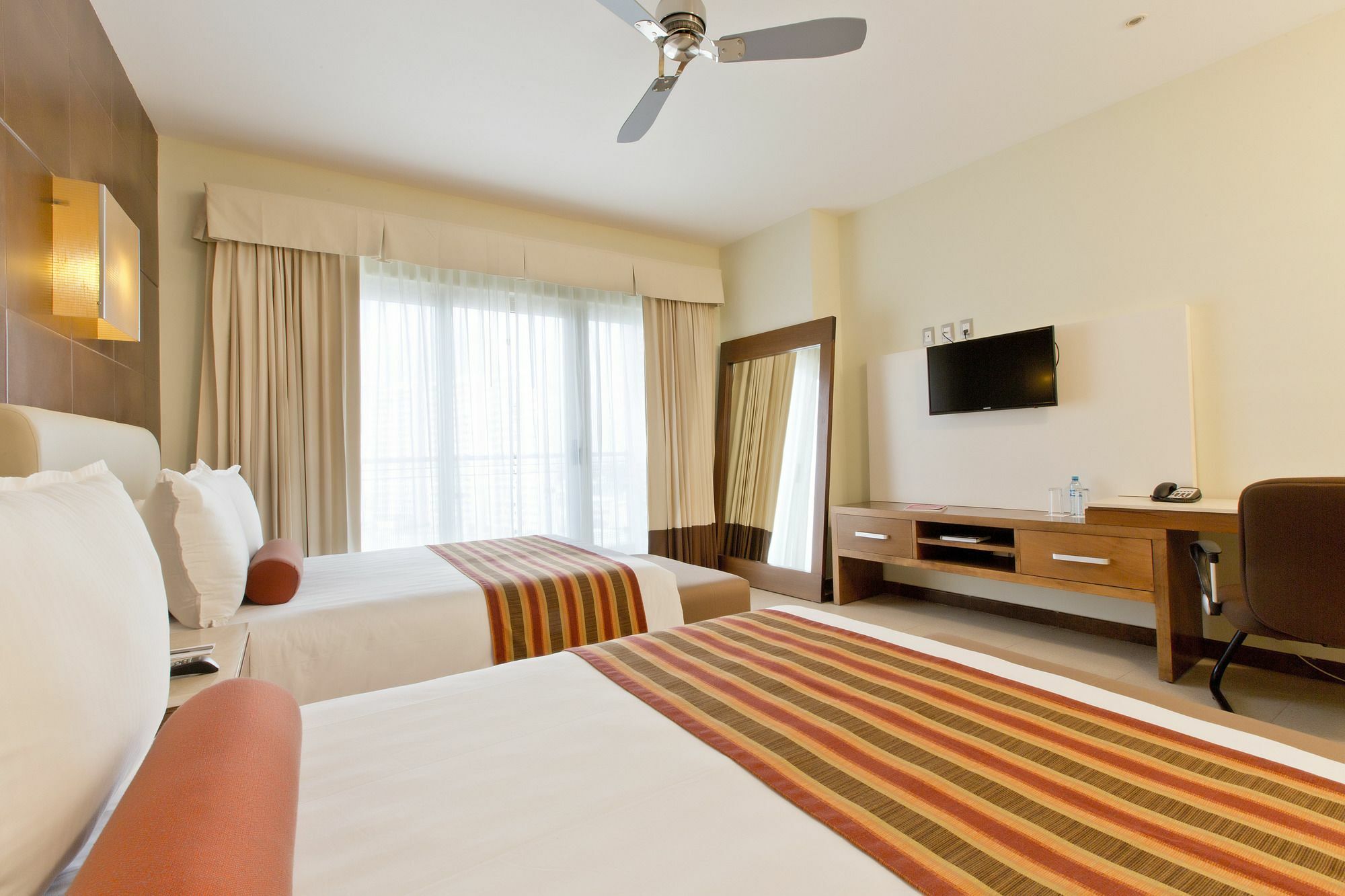 Krystal Urban Cancun & Beach Club Kültér fotó